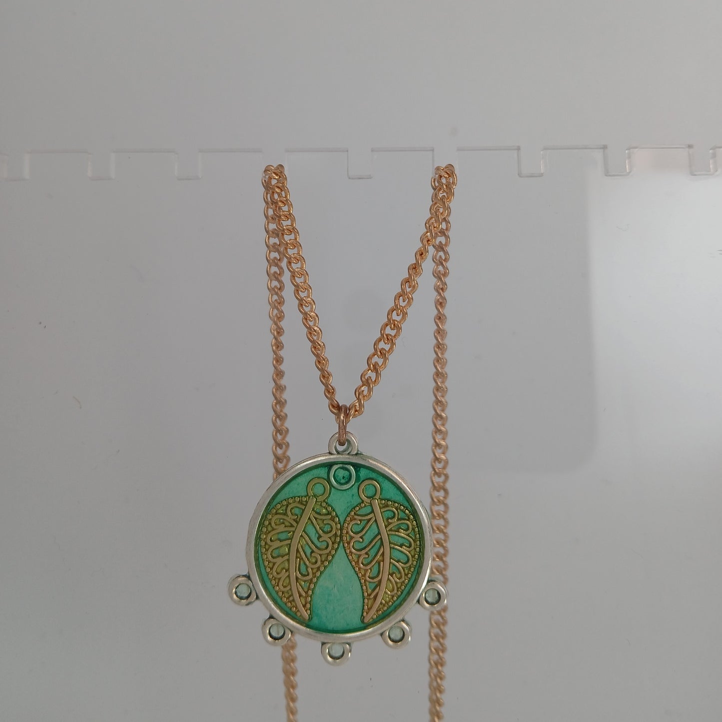 Metal Circle with Gold Leaves Necklace